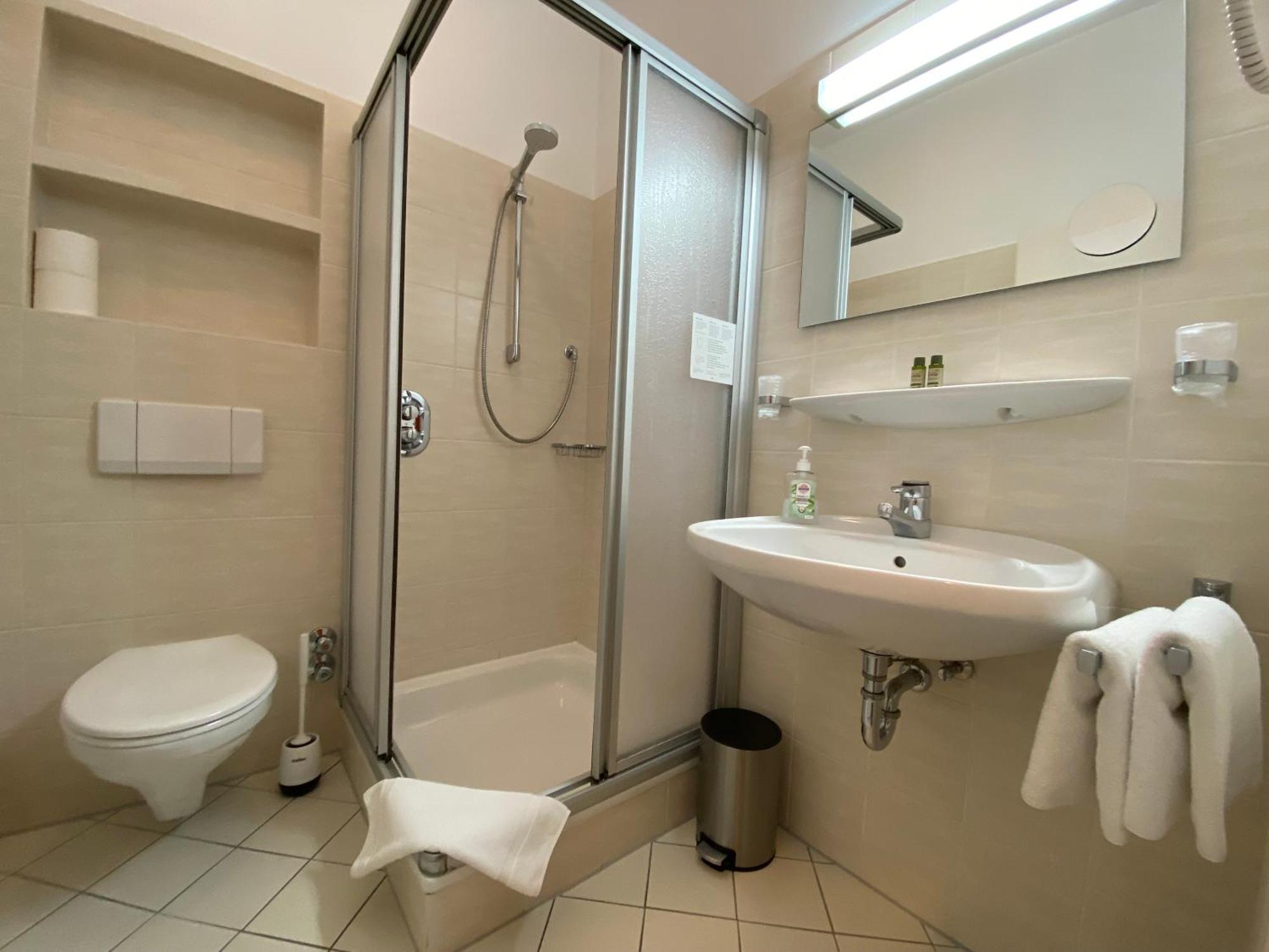 Adamidis Hotel Altenmedingen Esterno foto