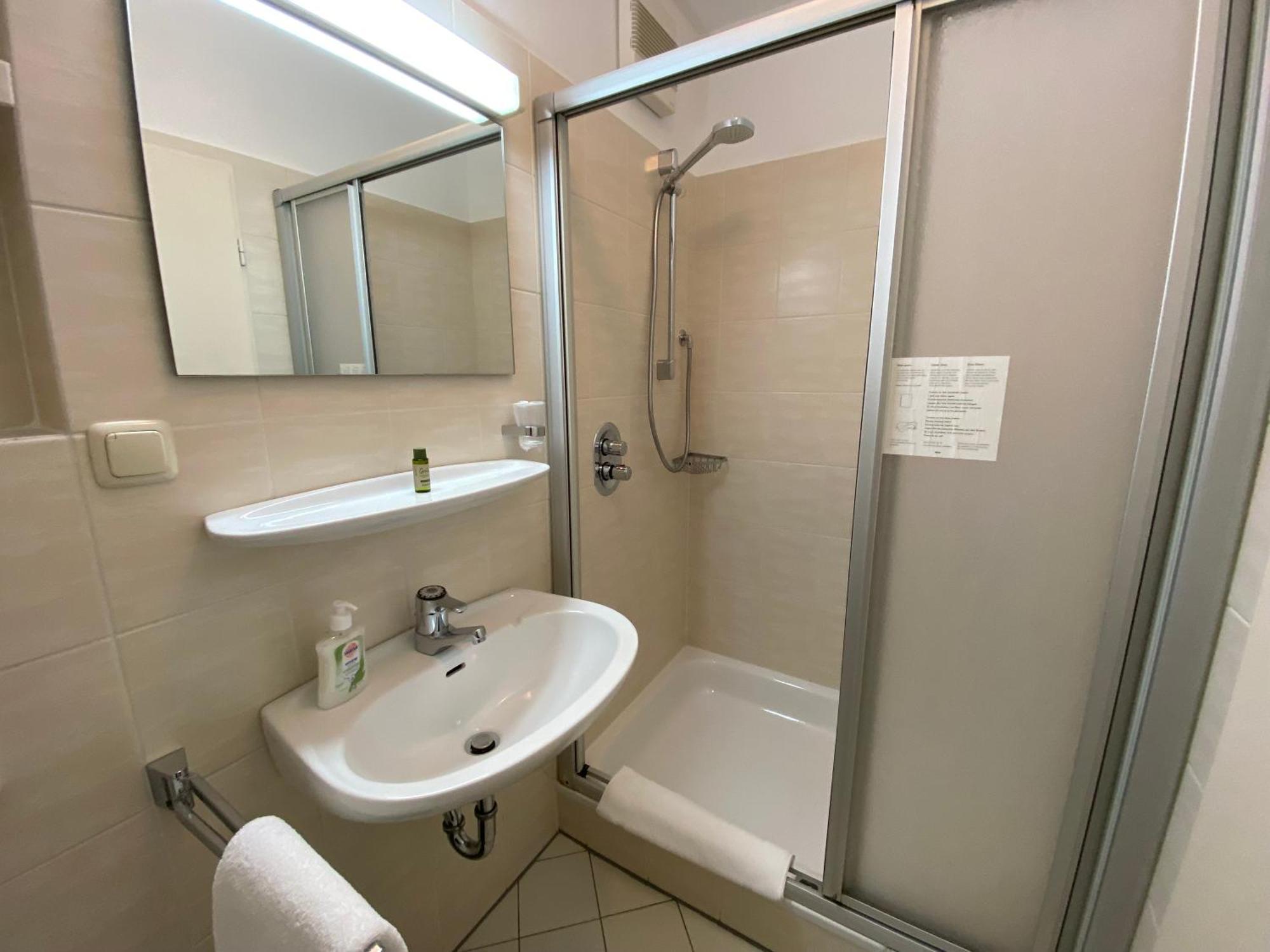 Adamidis Hotel Altenmedingen Esterno foto